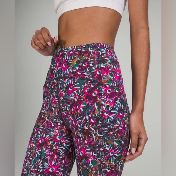 Lululemon Swift Speed High Rise Crop 21” EUC Size 4 - Picture 5 of 11